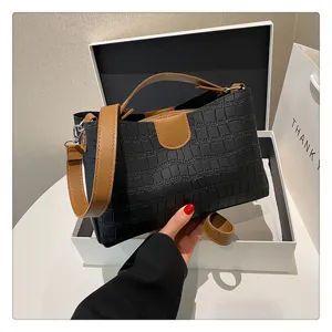 Women's crocodile pattern handbag, black and brown tote shoulder messenger bag for daily use.