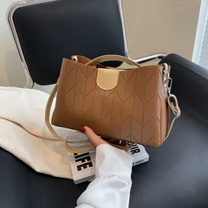 Stylish brown chevron crossbody tote bag for women, trendy autumn casual shoulder handbag.