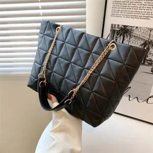 Large Capacity Quilted Tote Bag For Women PU Leather Fashion Chain Shoulder Bag Solid Color Casual Commute Handbag