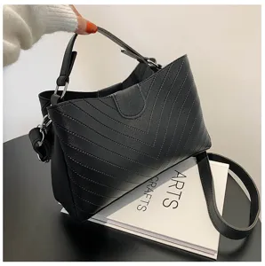 Solid color underarm bag women autumn new versatile single shoulder messenger bag stylish black