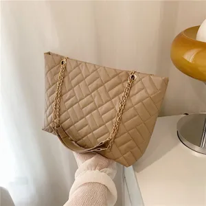 Women luxury diamond quilted chain tote bag retro large capacity shoulder bag chic