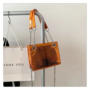 Sac bandoulière chaîne motif crocodile en cuir verni brillant pour femme sac chic élégant