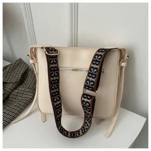Women's wide strap commuter shoulder bag stylish casual crossbody bucket bag daily use