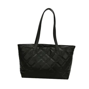 Black quilted tote bag for women, large capacity casual PU leather handbag stylish.