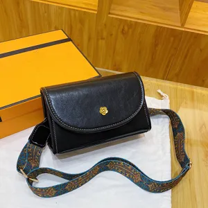 Niche Design PU Leather Crossbody Bag Vintage Retro Shoulder Bag With Wide Strap Fashion Small Square Bag For Women