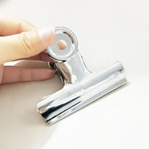 Clip per carta in metallo di acciaio inossidabile per documenti d'ufficio e cancelleria.