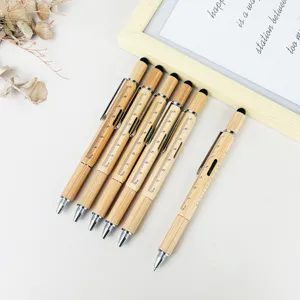 Multifunktionaler Bambus-Kugelschreiber im 6-in-1-Design mit Lineal, Schraubendreher und Stift.