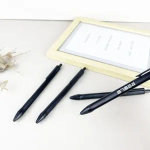 Kreativer einziehbarer 0,7 mm schwarzer Kugelschreiber, glatter Dreiecksstift für Bürobedarf.