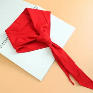 Παιδικό τυπικό κόκκινο τριγωνικό μαντήλι από βαμβάκι μαθητής απόδοση λαιμού αξεσουάρ