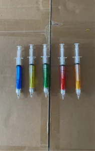 Stylo porte-mine créatif en forme de seringue avec liquide coloré lot de cinq pièces