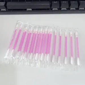 Disposable iodophor cotton swabs, individual sealed packaging, pink handle, 100pcs pack.