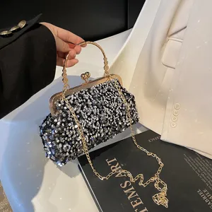 Sac de soirée à sequins tendance avec poignée en métal et bandoulière chaîne femme.