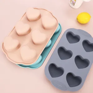 6-cavity heart silicone cake mold, perfect for chocolate, jelly, pudding and baking treats.