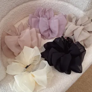 Grande pince banane nœud en tulle, accessoire de coiffure détail, élégante pince cheveux.