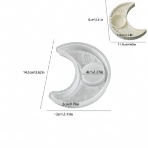 Moon tray silicone mold detail showing dimensions, perfect for DIY aromatherapy and candle holders.