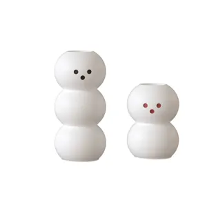 Stampo in silicone bianco minimalista per portacandela pupazzo di neve a sfera impilata.