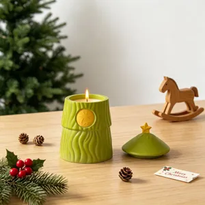 Kerstboom geurkaars pot en opslaghouder met stervormig deksel voor feestelijke decoratie.