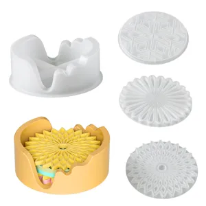 Moules en silicone pour sous-verres avec base de rangement pour loisirs créatifs.
