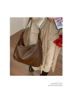 Retro brown hobo shoulder bag for women, large capacity daily casual PU leather tote purse.