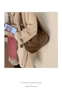 Vintage large capacity brown shoulder tote bag, casual slouchy PU leather handbag.