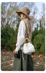 Japanese quilted mirrorless camera bag, cute drawstring shoulder crossbody bag for women