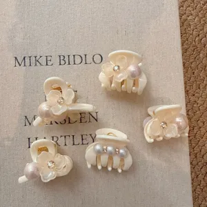 Koreanisch Milchweiß Acryl Blumen Perle Strass Kleine Haarkralle Clip Süße Tägliche Haarschmuck Für Damen Mädchen
