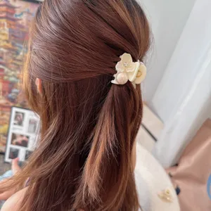 Koreanische milchweisse Blumen Perlen Haarklammer süsse elegante Haarspaccessoires Damen