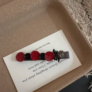 Retro rode smiley haarspeld schattige eendensnavel clip modieuze zijdelingse pony haarspeld voor vrouwen