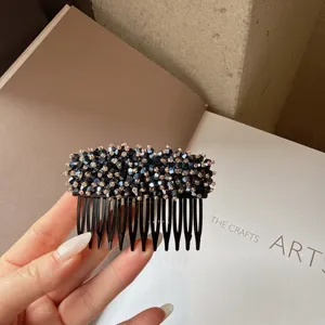 Peigne à cheveux en cristal exquis avec strass étincelants, pince élégante pour femmes.