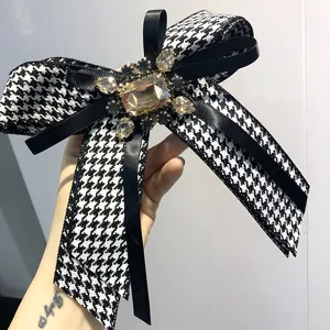 Spilla fiocco pied-de-poule stile coreano con strass di cristallo elegante per colletto