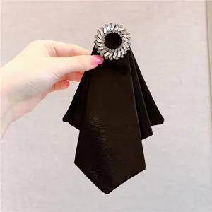 Broche de Pajarita de Tela Negra con Diamantes de Imitación Elegante Alfiler de Solapa de Cristal Accesorios de Cuello de Moda para Joyería de Mujer