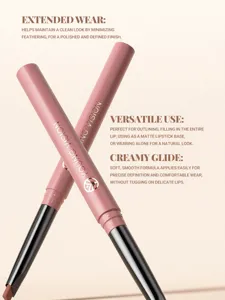 Primer plano detallado del lápiz de labios mate cremoso rosa, para un contorno preciso y duradero.