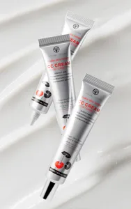 Vue détaillée de la CC crème Young Vision avec base de maquillage et formule SPF 25.