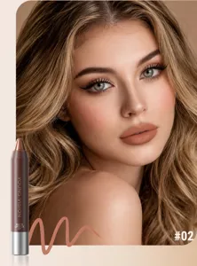Matte Lippenstift Stift Nahaufnahme Detailaufnahme mit glatter Textur in Schokofarbe #02.