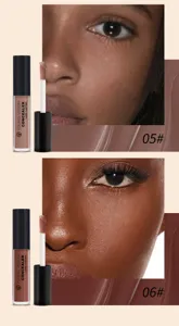 Λεπτομέρεια ματ υγρού concealer YOUNG VISION με τις αποχρώσεις 05 και 06 στο μοντέλο.