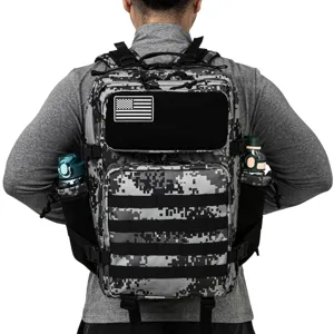Zaino tattico impermeabile da 45L con sistema MOLLE ideale per escursionismo e trekking.