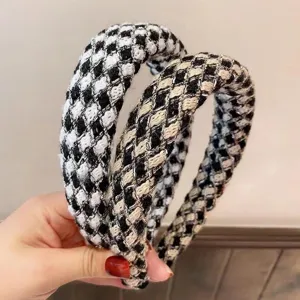 Chic houndstooth headband for women, retro tweed hair hoop, autumn winter fashion hair accessories.