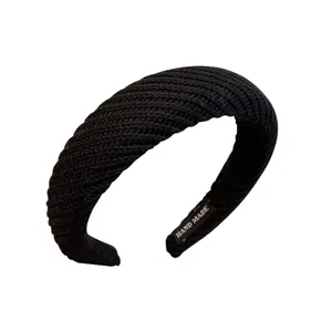 Bandeau large en tricot noir pour femmes, cerceau de cheveux tressé élégant pour le quotidien.