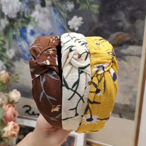 Retro fabric knotted headbands set, floral wide hair hoops for women daily wear and washing.
