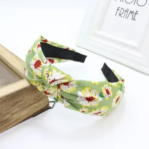 Green floral knotted headband for women, vintage cloth hair hoop, cute daily hair accessory.