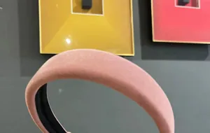 Pink velvet wide headband vintage hair hoop elegant hair accessory for women detail view