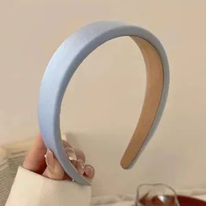 Elegantes hellblaues Stoff-Haarband für Damen, stilvoller breiter Haarreif für den Alltag.