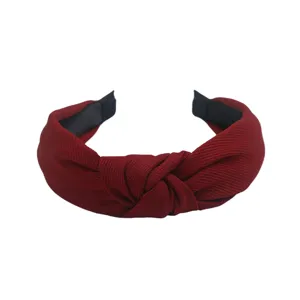 Serre-tête en tissu rouge vin noué, bandeau large côtelé, accessoire de cheveux élégant uni.