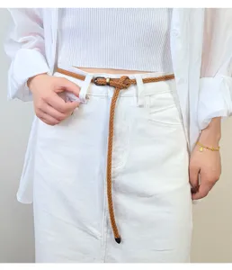 Schmales braunes geflochtenes Ledergürtel für Damen, modischer Taillengürtel für Sommerkleider.