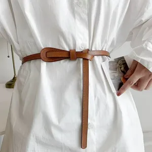 Women thin brown leather belt vintage dress waist cincher aesthetic accessory stylish chic