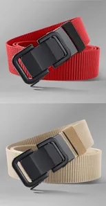 Ceinture en toile de nylon avec boucle automatique en métal pour un usage quotidien.