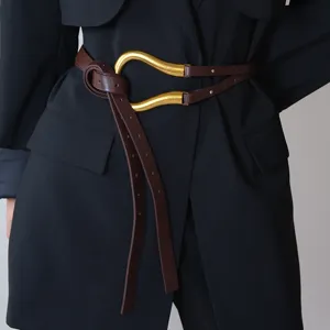 Cintura in Vita Larga da Donna in Pelle PU con Fibbia a Ferro di Cavallo Fascia alla Moda per Abito Cappotto Maglione Gonna
