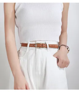 Cintura sottile in pelle da donna, elegante cintura marrone con fibbia dorata per vestiti jeans.