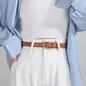 Cintura sottile in pelle marrone da donna con fibbia in metallo, accessorio casual elegante