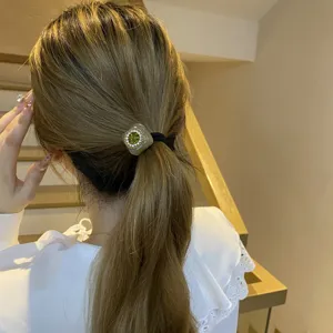 Elegante elastico per capelli quadrato con strass verdi, fermacoda luminoso donna.